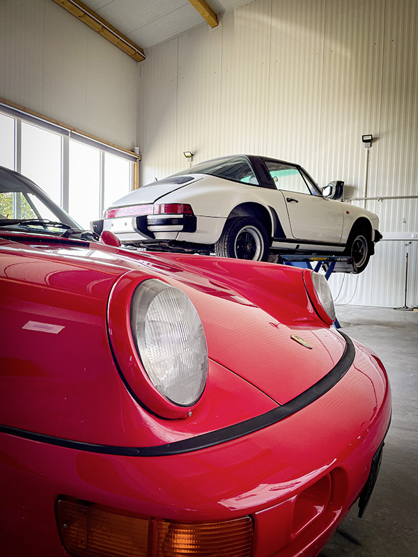 Porsche Combo in der Halle